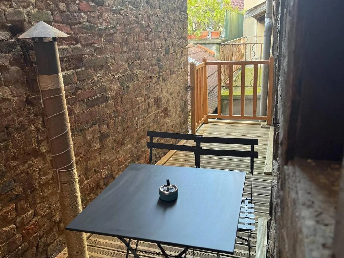 Les Chambres Tonics Montrevel-en-Bresse Apartment