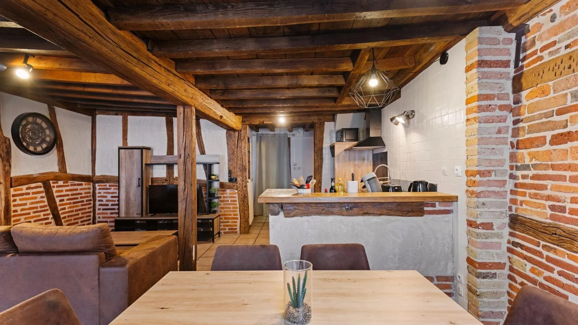 Les Chambres Tonics Montrevel-en-Bresse Apartment