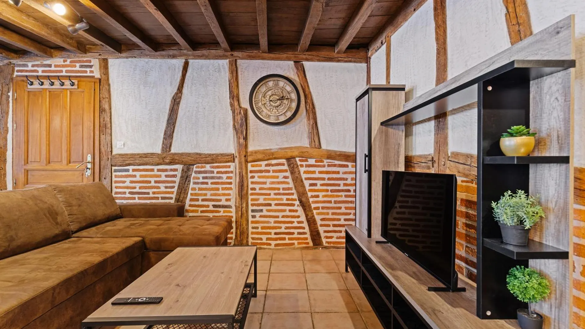Les Chambres Tonics Montrevel-en-Bresse Apartment